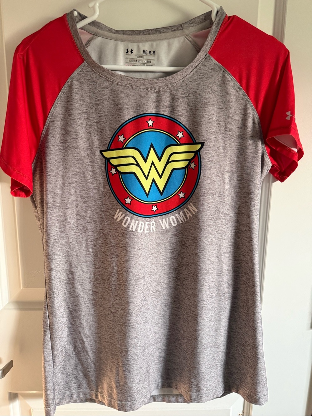 Under Armour Gray Heather Tee with Red Sleeves | Wonder Woman | Size: Medium
